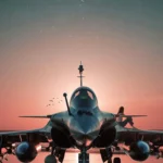 LumiPoster — مقاتلة تحت هلال الغروب