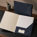فولدر A4 مطبوع بتصميم مخصص – نموذج منتج مطبوع ومخصص من Paper Ink