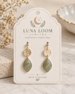 بطاقة عرض أقراط مخصصة بالشعار بتصميم كريمي مزخرف — Custom logo earring display card